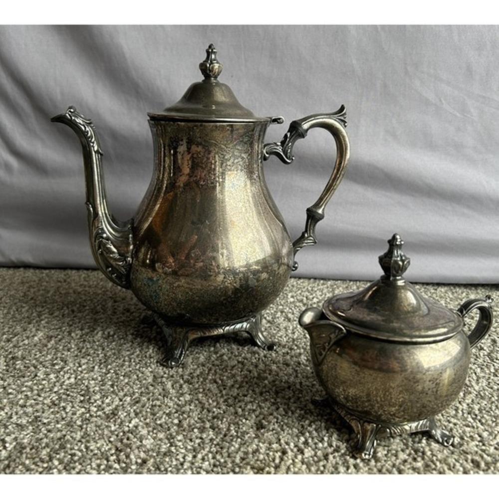 Vintage International Silver‎ Co. 4 Footed Coffee/Teapot & Creamer Pitcher W/Lid